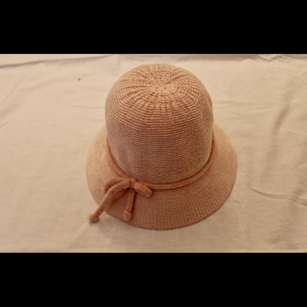 Vince Camuto hat